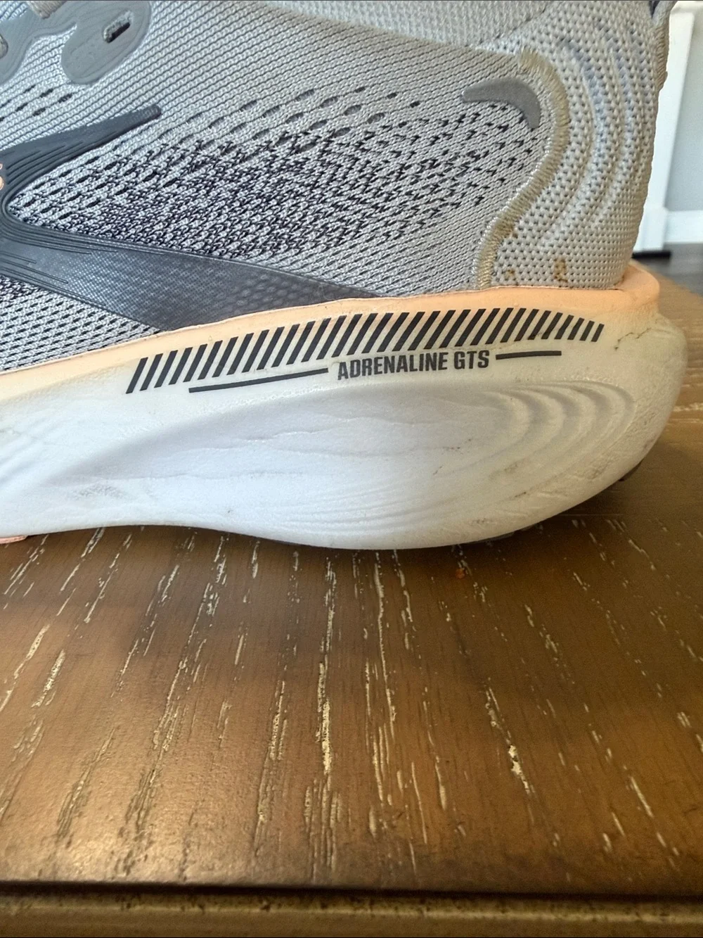 Brooks Women's Adrenaline GTS – Size 7.5